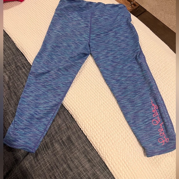 Lilly Pulitzer Luxletic Size Large  Women Crop Legging - Picture 3 of 4